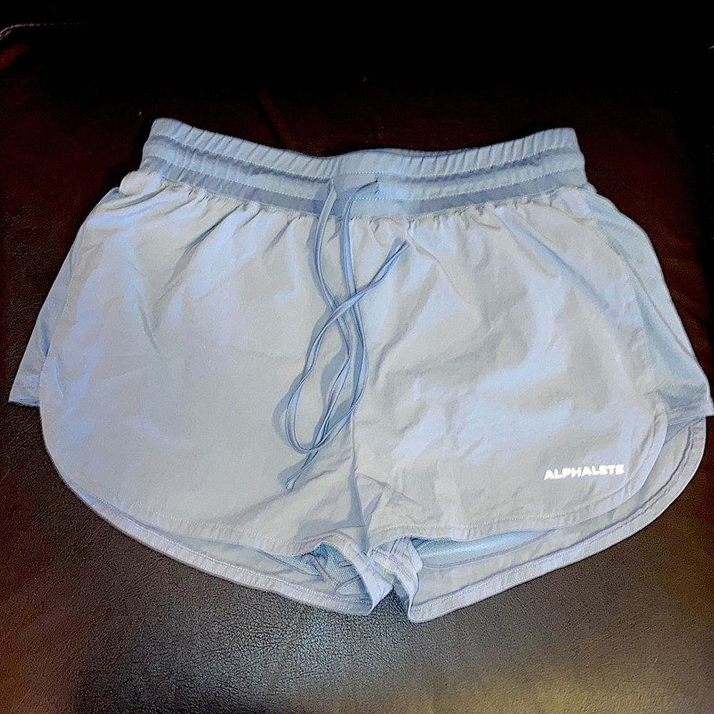 Alphalete women’s active shorts, grey, medium
